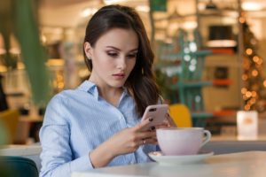 連絡がこない彼氏が冷めたのかどうか判断する究極の方法と修復の仕方&男性が彼女にはしないでほしいと思っているLINEや電話