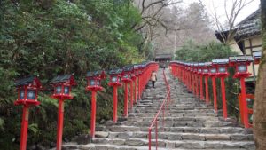 貴船神社の復縁お守りやおみくじで選ぶべきはこれ!口コミや体験談からケース別におすすめを紹介
