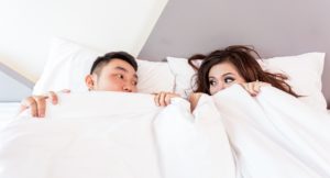 元彼のソフレになる方法やメリットを紹介!添い寝をする男性心理と曖昧な関係からの復縁を叶えるステップ!