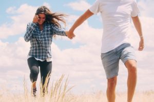 友達から恋人になれるアプローチと告白方法!女友達と付き合う男性心理・実体験エピソード・失敗するNG行動