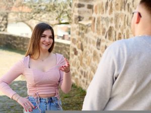 本命と別れて浮気相手と付き合う男性の特徴!遊びの女を選ぶ理由・彼女持ち男性と付き合う方法・注意点も!