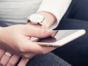 毎日おはようlineをする彼氏の心理は?挨拶lineが必要ない人の意見や恋人と考え方が合わない時の対処法を紹介!