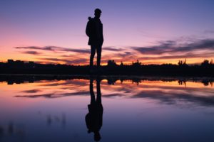 浮気性は生い立ちが原因?治らない?家庭環境との関係・浮気男になる理由・対処法・一途な男との違いを解説